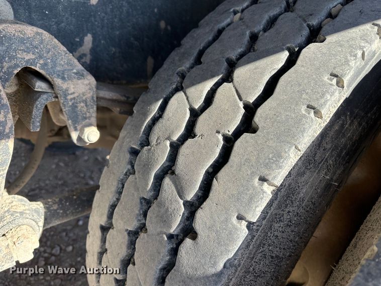 image for item KC9390 1991 Freightliner FLD  dump truck