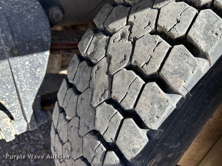 image for item KC9390 1991 Freightliner FLD  dump truck