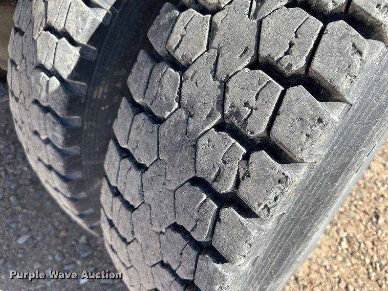 image for item KC9390 1991 Freightliner FLD  dump truck