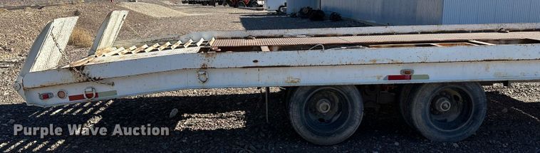 image for item KC9391 1989 Wisconsin 1900-16  tilt deck equipment trailer