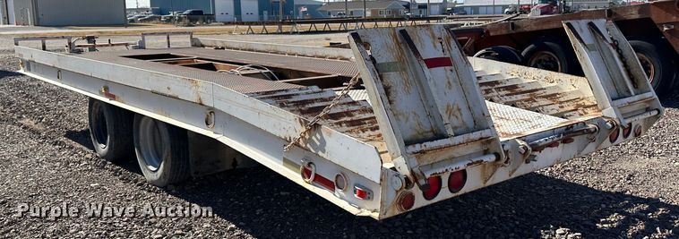 image for item KC9391 1989 Wisconsin 1900-16  tilt deck equipment trailer