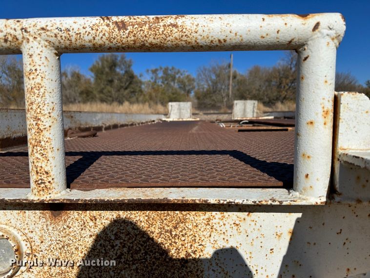 image for item KC9391 1989 Wisconsin 1900-16  tilt deck equipment trailer