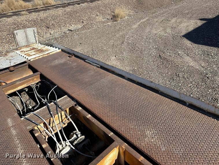 image for item KC9391 1989 Wisconsin 1900-16  tilt deck equipment trailer