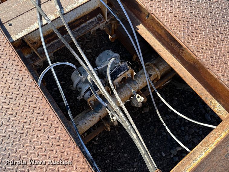 image for item KC9391 1989 Wisconsin 1900-16  tilt deck equipment trailer