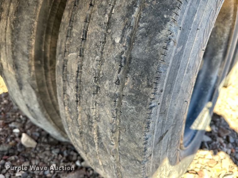 image for item KC9391 1989 Wisconsin 1900-16  tilt deck equipment trailer