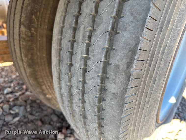 image for item KC9391 1989 Wisconsin 1900-16  tilt deck equipment trailer