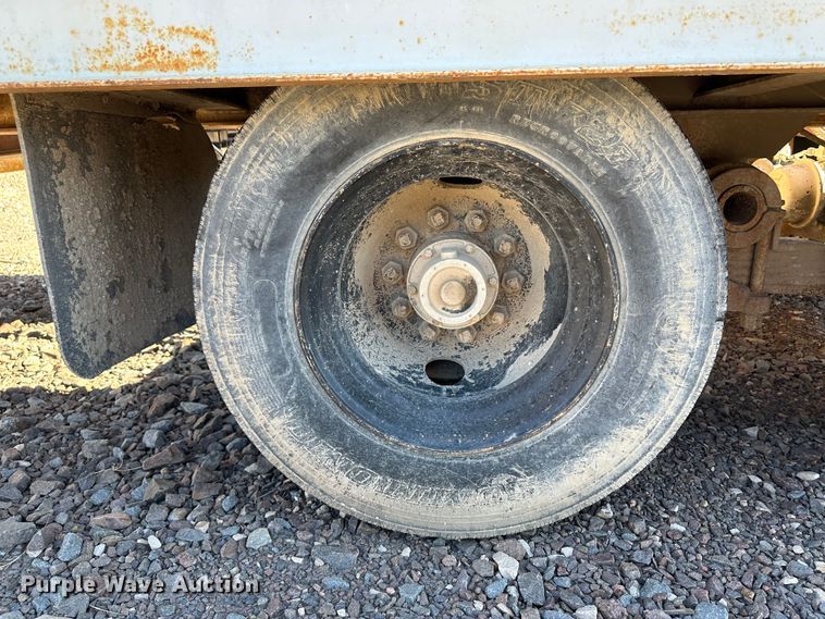 image for item KC9391 1989 Wisconsin 1900-16  tilt deck equipment trailer