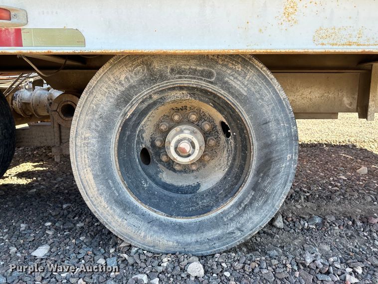 image for item KC9391 1989 Wisconsin 1900-16  tilt deck equipment trailer