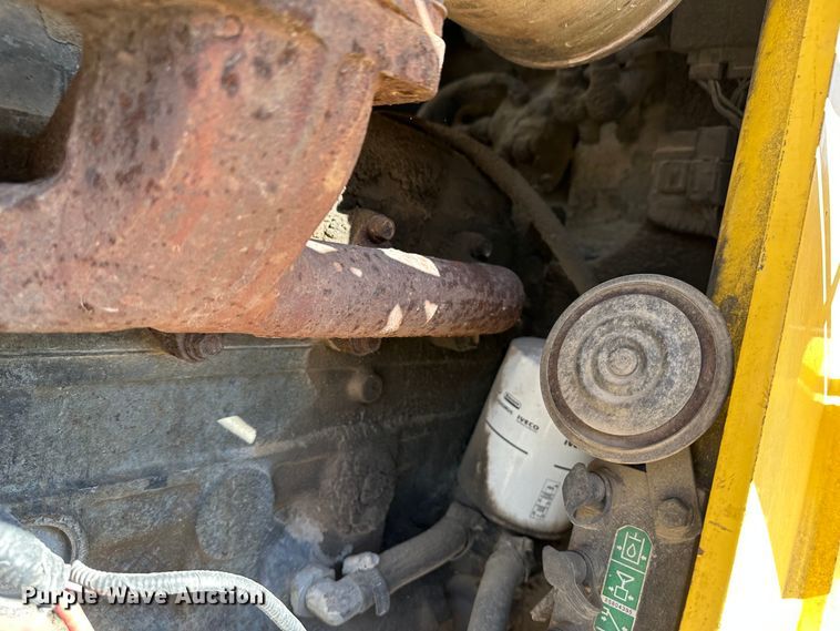 image for item KC9395 2000 New Holland LB75  backhoe