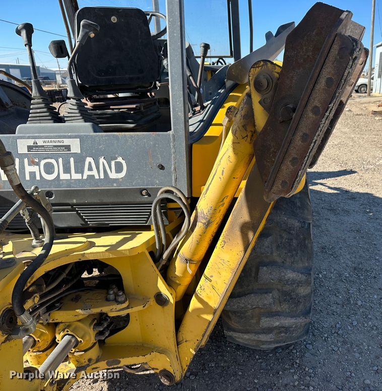 image for item KC9395 2000 New Holland LB75  backhoe