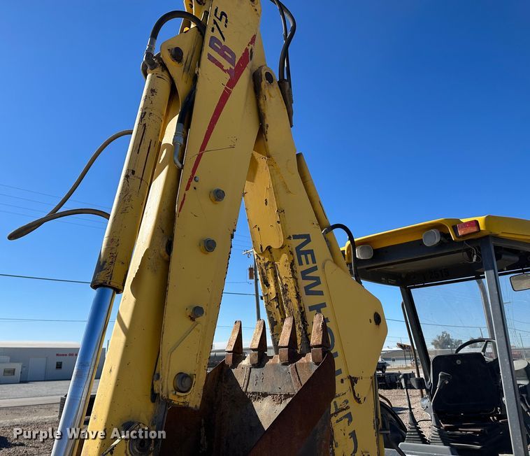 image for item KC9395 2000 New Holland LB75  backhoe