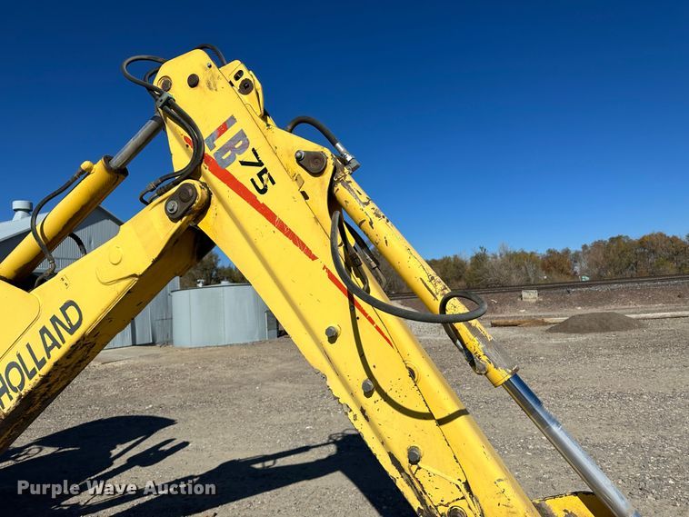 image for item KC9395 2000 New Holland LB75  backhoe