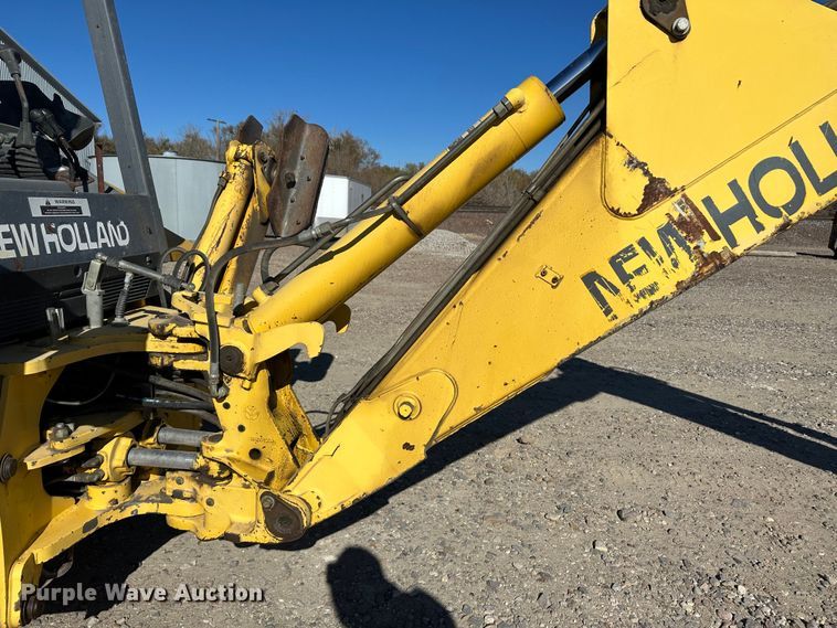 image for item KC9395 2000 New Holland LB75  backhoe