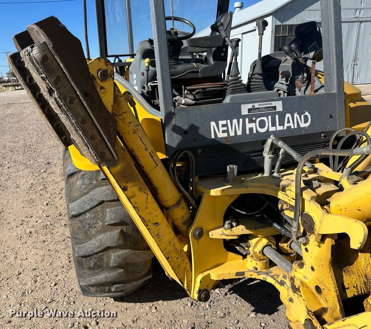 image for item KC9395 2000 New Holland LB75  backhoe