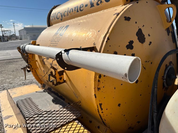 image for item KC9396 2010 Cyclone 550  vacuum excavator