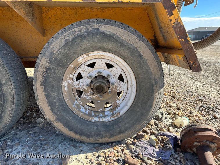 image for item KC9396 2010 Cyclone 550  vacuum excavator