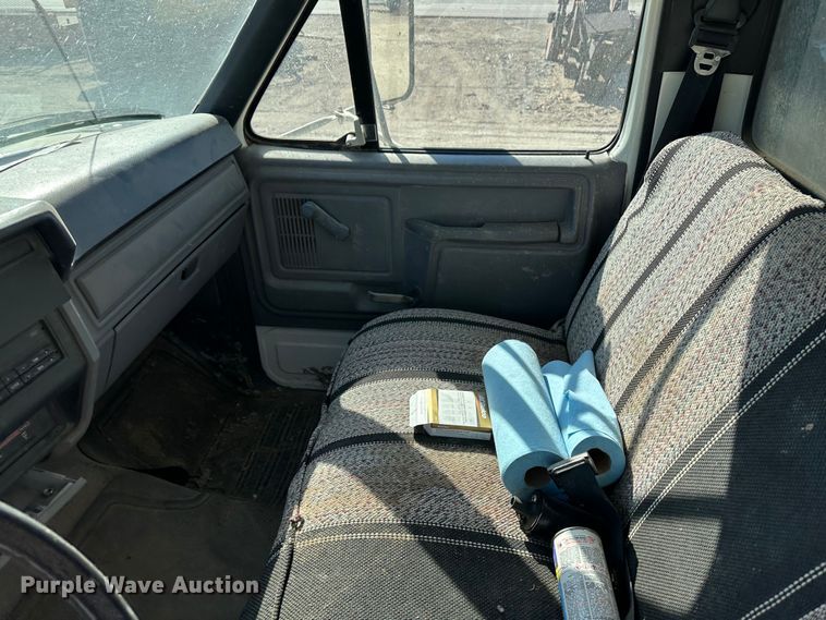 image for item KC9397 1996 Ford F700  vacuum truck