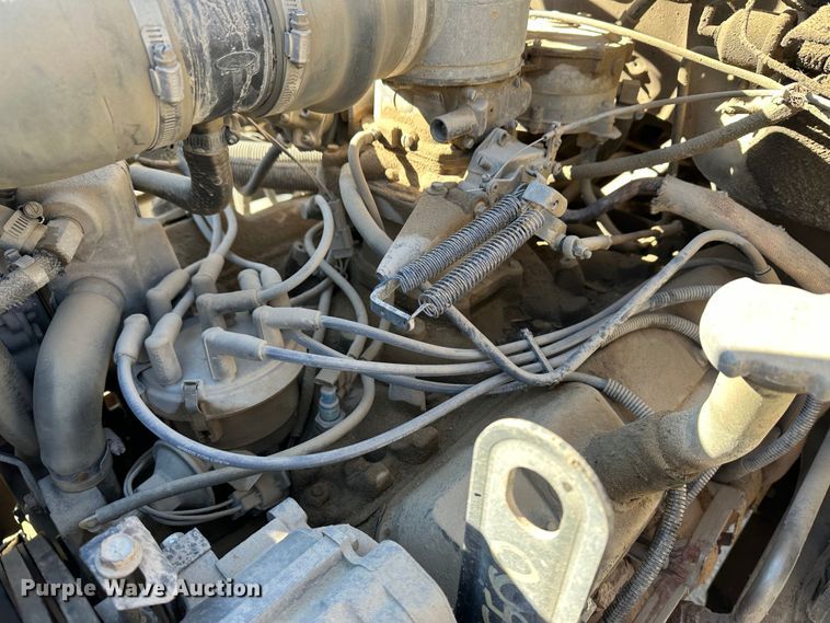 image for item KC9397 1996 Ford F700  vacuum truck