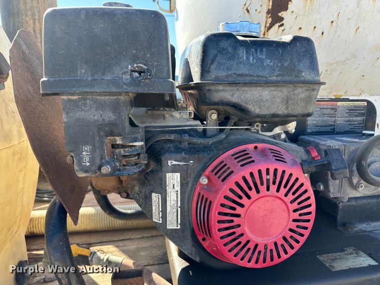 image for item KC9397 1996 Ford F700  vacuum truck