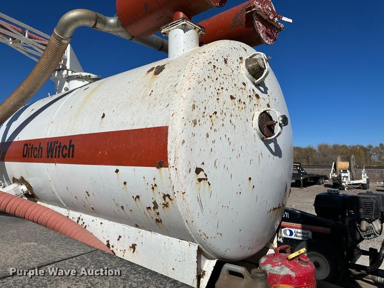 image for item KC9397 1996 Ford F700  vacuum truck