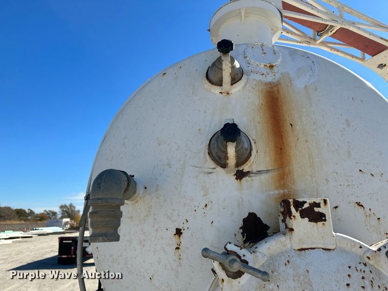 image for item KC9397 1996 Ford F700  vacuum truck