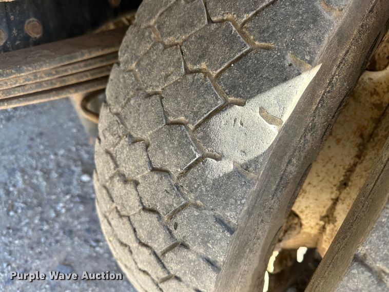 image for item KC9397 1996 Ford F700  vacuum truck