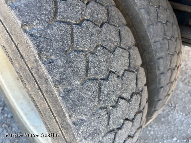 image for item KC9397 1996 Ford F700  vacuum truck