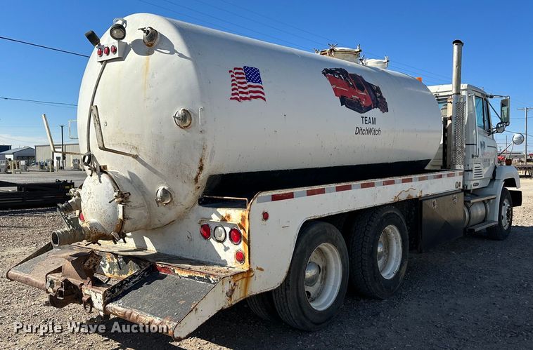 image for item KC9398 2001 Freightliner FLS112  vacuum truck