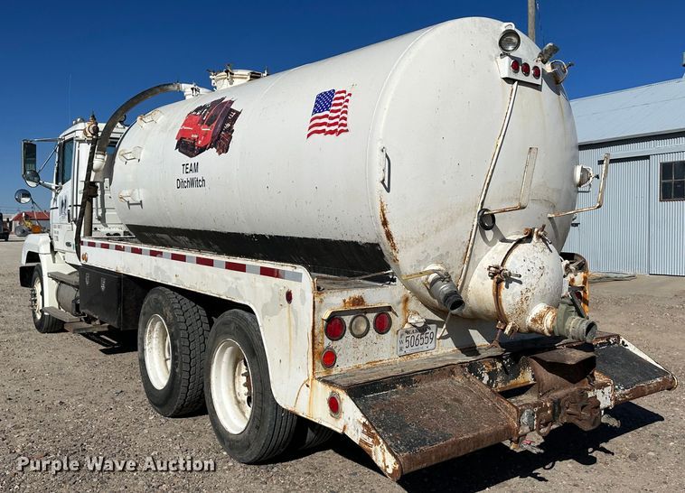 image for item KC9398 2001 Freightliner FLS112  vacuum truck