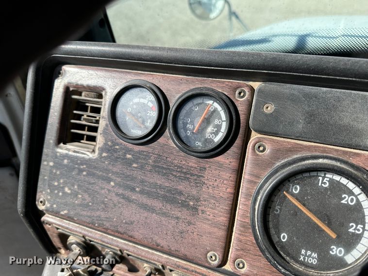 image for item KC9398 2001 Freightliner FLS112  vacuum truck