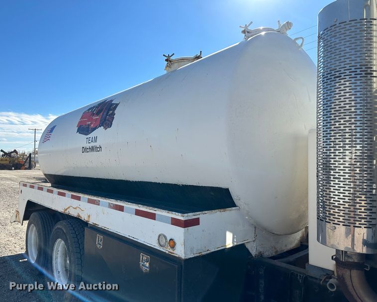 image for item KC9398 2001 Freightliner FLS112  vacuum truck