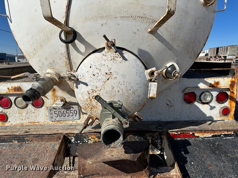 image for item KC9398 2001 Freightliner FLS112  vacuum truck