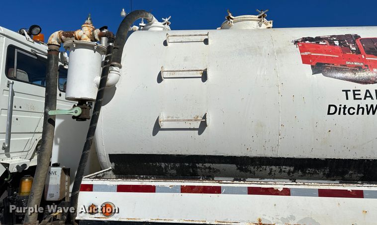 image for item KC9398 2001 Freightliner FLS112  vacuum truck