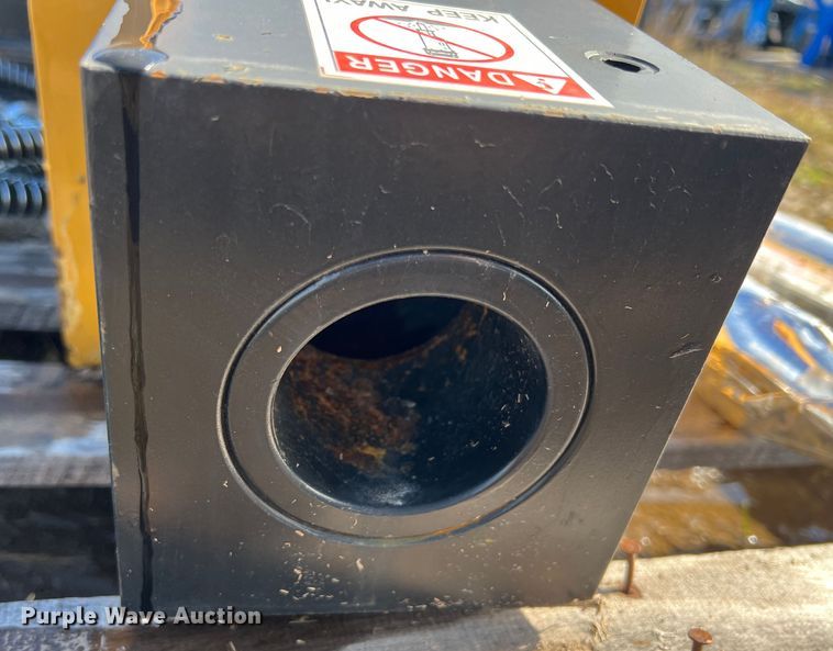 image for item KF9740 2022 Agrotk 680  skid steer breaker