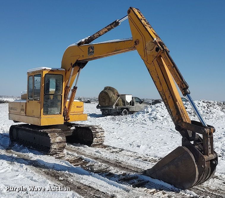image for item KI9954 1979 John Deere 690B  excavator