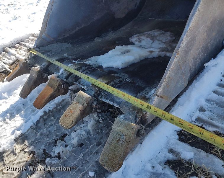 image for item KI9954 1979 John Deere 690B  excavator