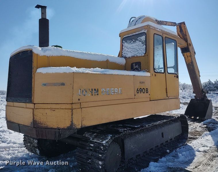 image for item KI9954 1979 John Deere 690B  excavator