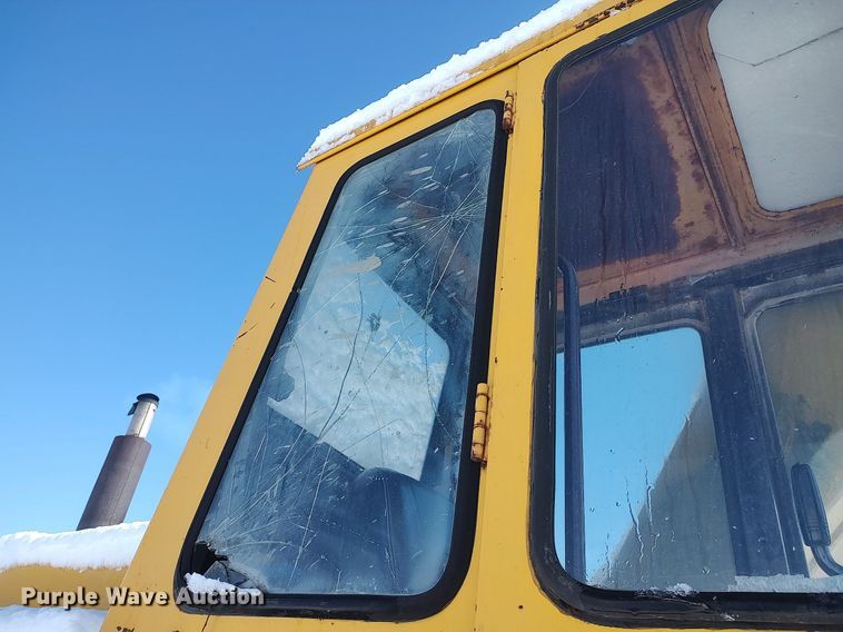 image for item KI9954 1979 John Deere 690B  excavator