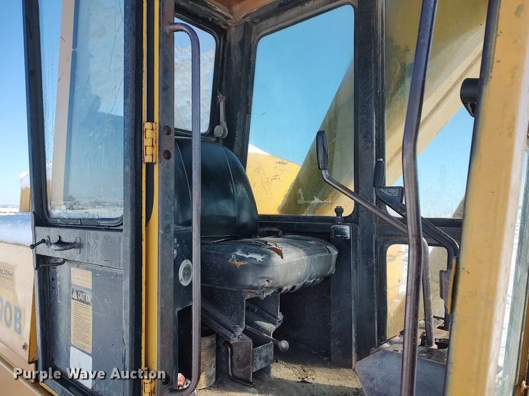 image for item KI9954 1979 John Deere 690B  excavator