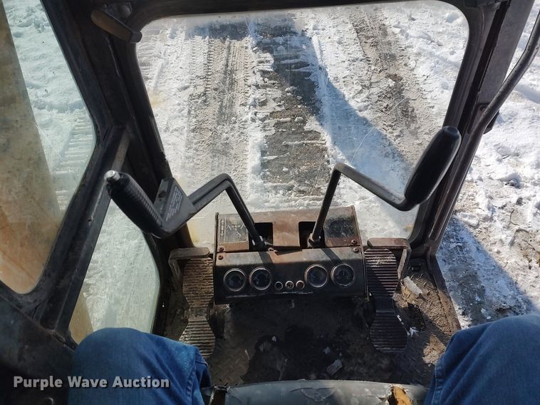 image for item KI9954 1979 John Deere 690B  excavator