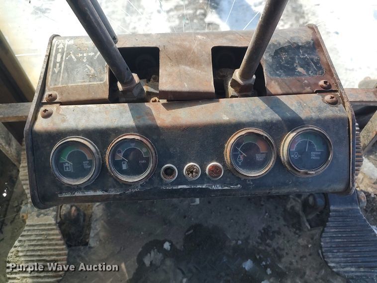 image for item KI9954 1979 John Deere 690B  excavator