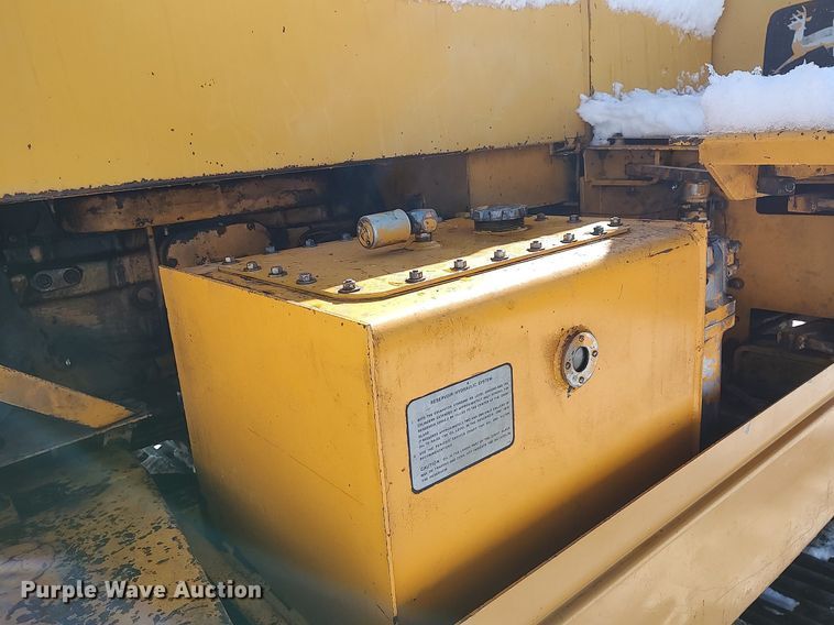 image for item KI9954 1979 John Deere 690B  excavator