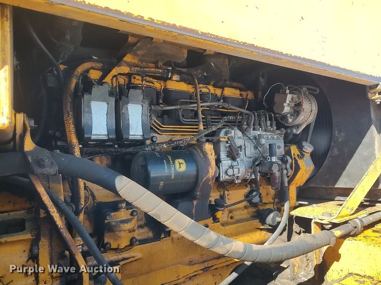 image for item KI9954 1979 John Deere 690B  excavator