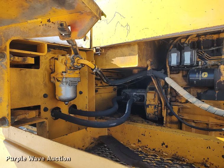 image for item KI9954 1979 John Deere 690B  excavator