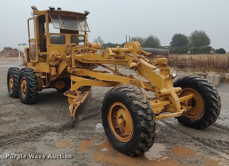 image for item KI9975 1963 Caterpillar 12  rigid frame motor grader