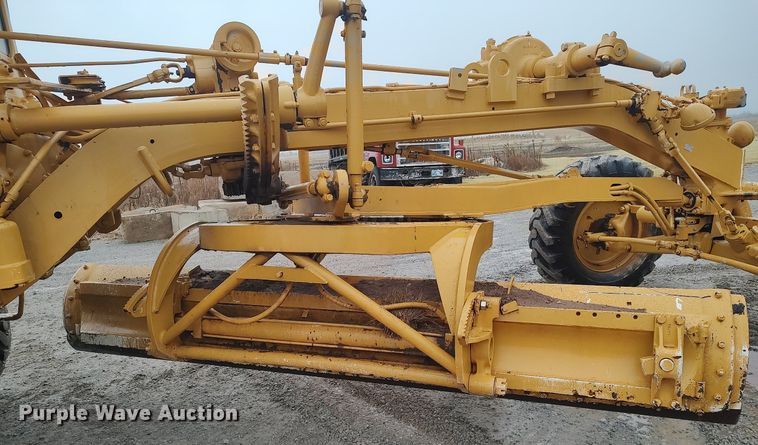 image for item KI9975 1963 Caterpillar 12  rigid frame motor grader