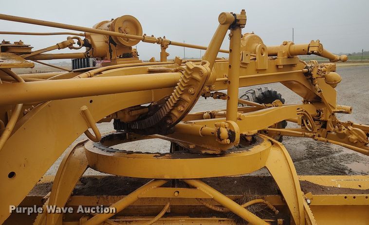 image for item KI9975 1963 Caterpillar 12  rigid frame motor grader