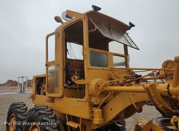 image for item KI9975 1963 Caterpillar 12  rigid frame motor grader