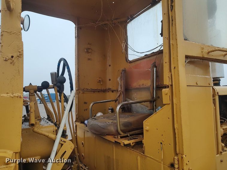 image for item KI9975 1963 Caterpillar 12  rigid frame motor grader