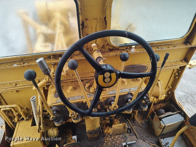 image for item KI9975 1963 Caterpillar 12  rigid frame motor grader